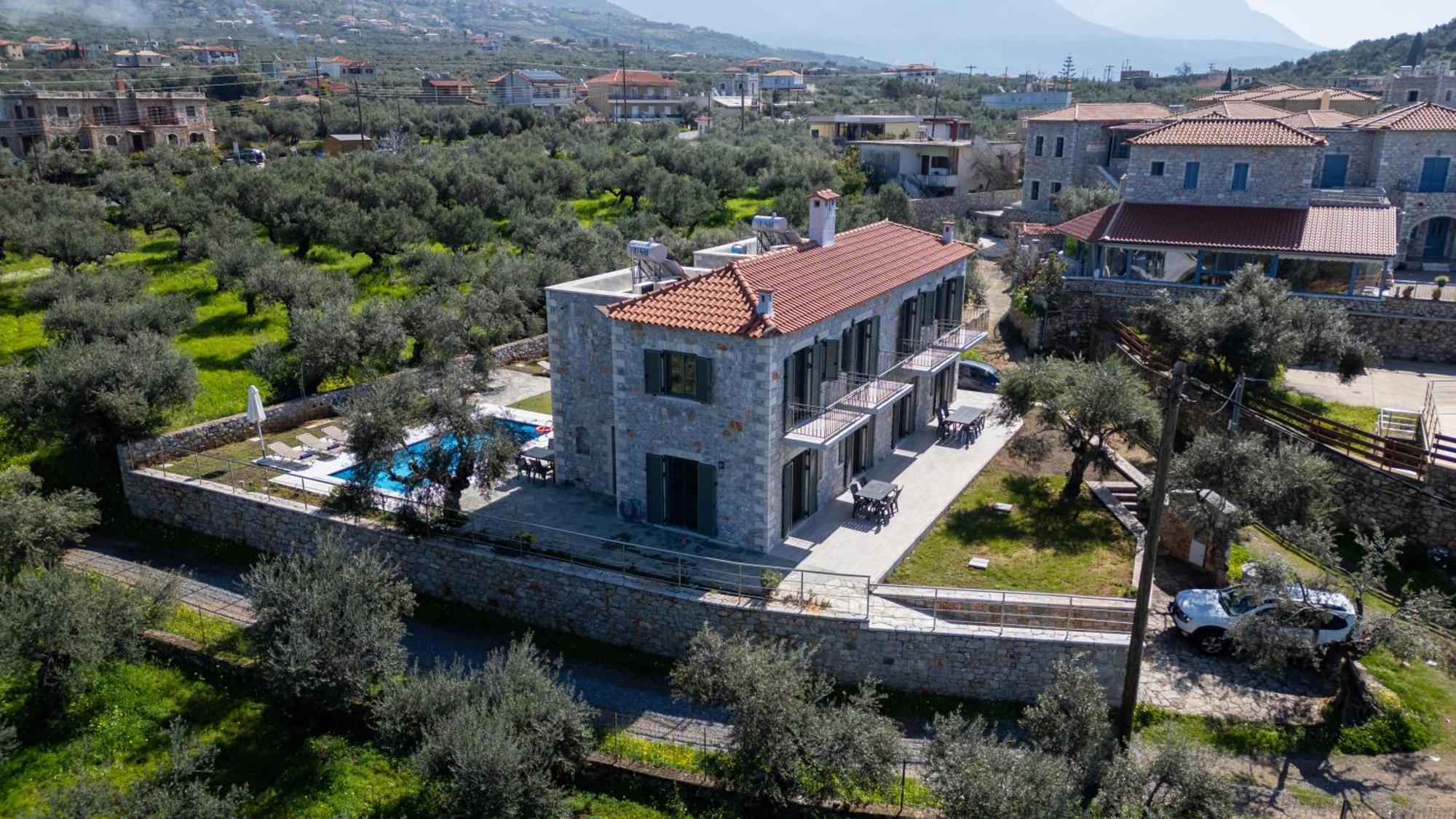 Torri Di Pietra Villa Stoupa Bagian luar foto