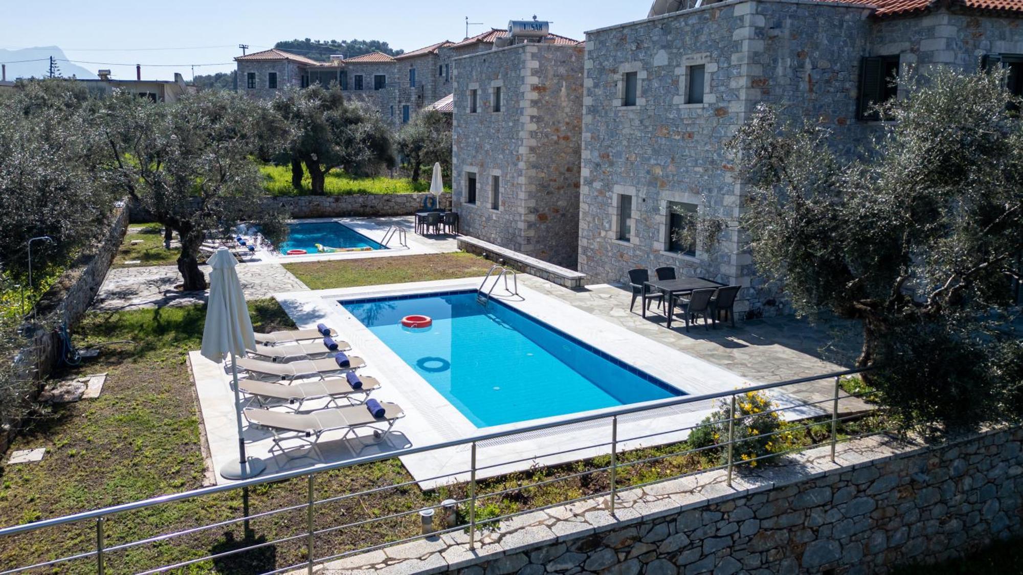 Torri Di Pietra Villa Stoupa Bagian luar foto