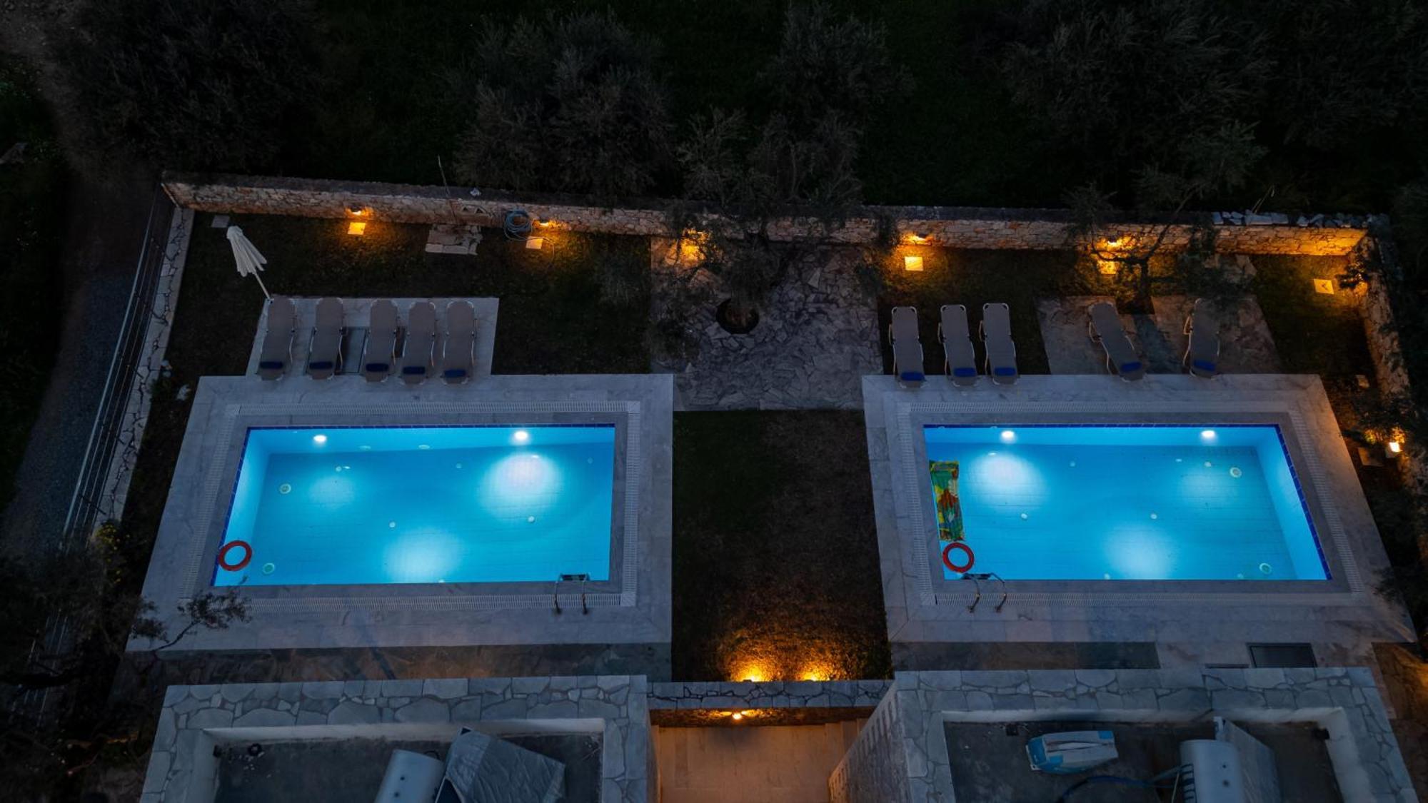 Torri Di Pietra Villa Stoupa Bagian luar foto