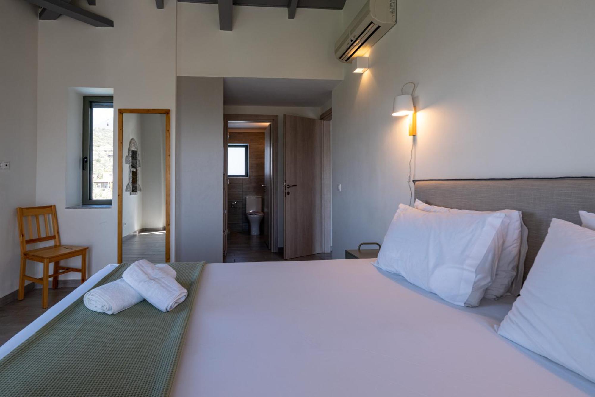 Torri Di Pietra Villa Stoupa Ruang foto
