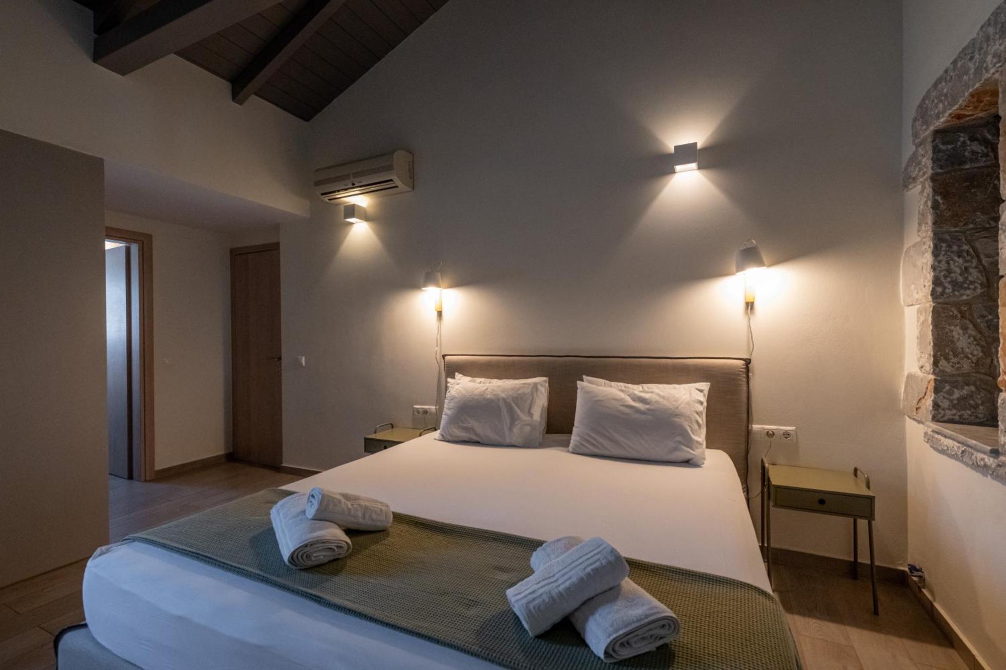 Torri Di Pietra Villa Stoupa Ruang foto