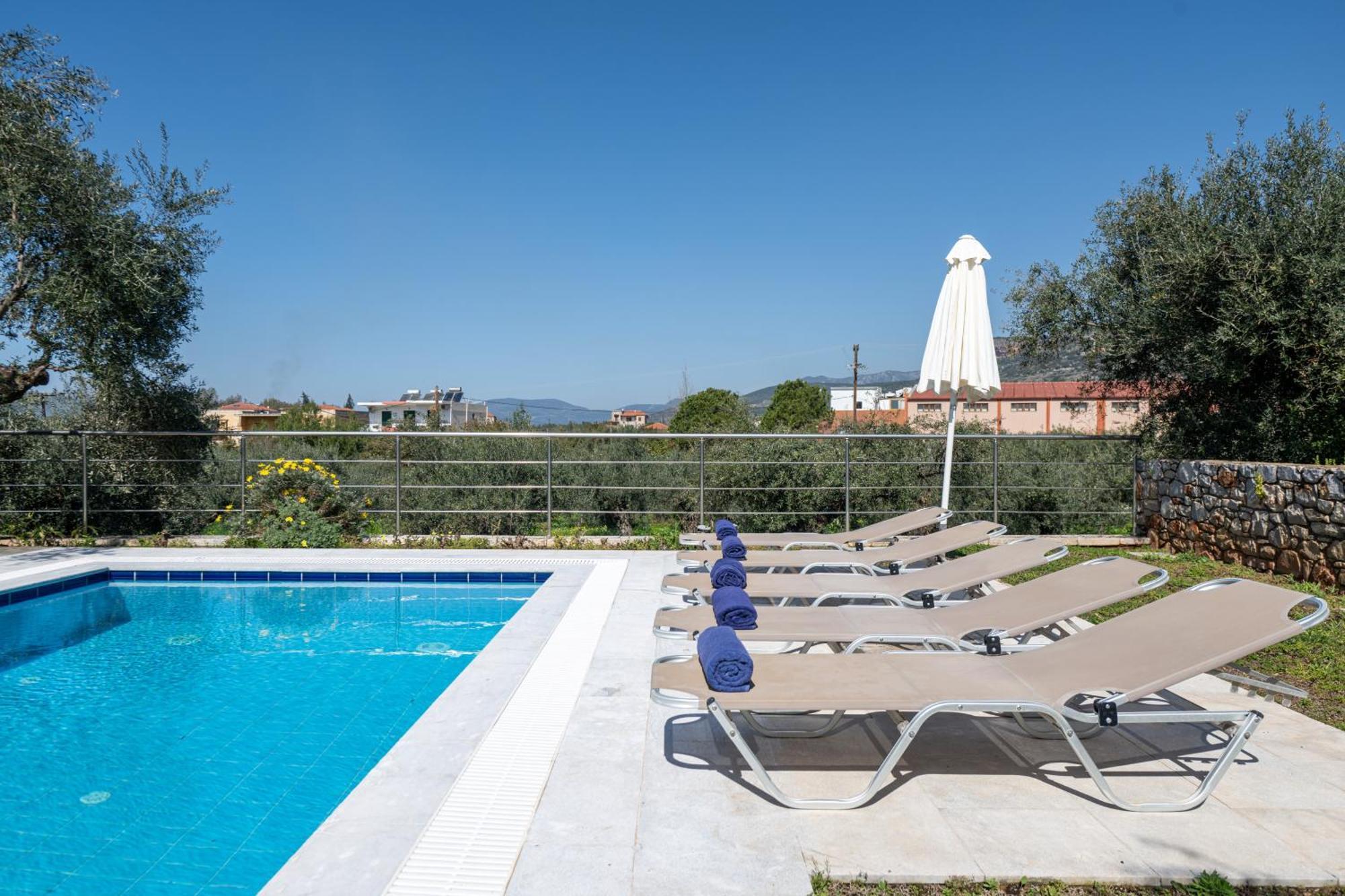 Torri Di Pietra Villa Stoupa Ruang foto
