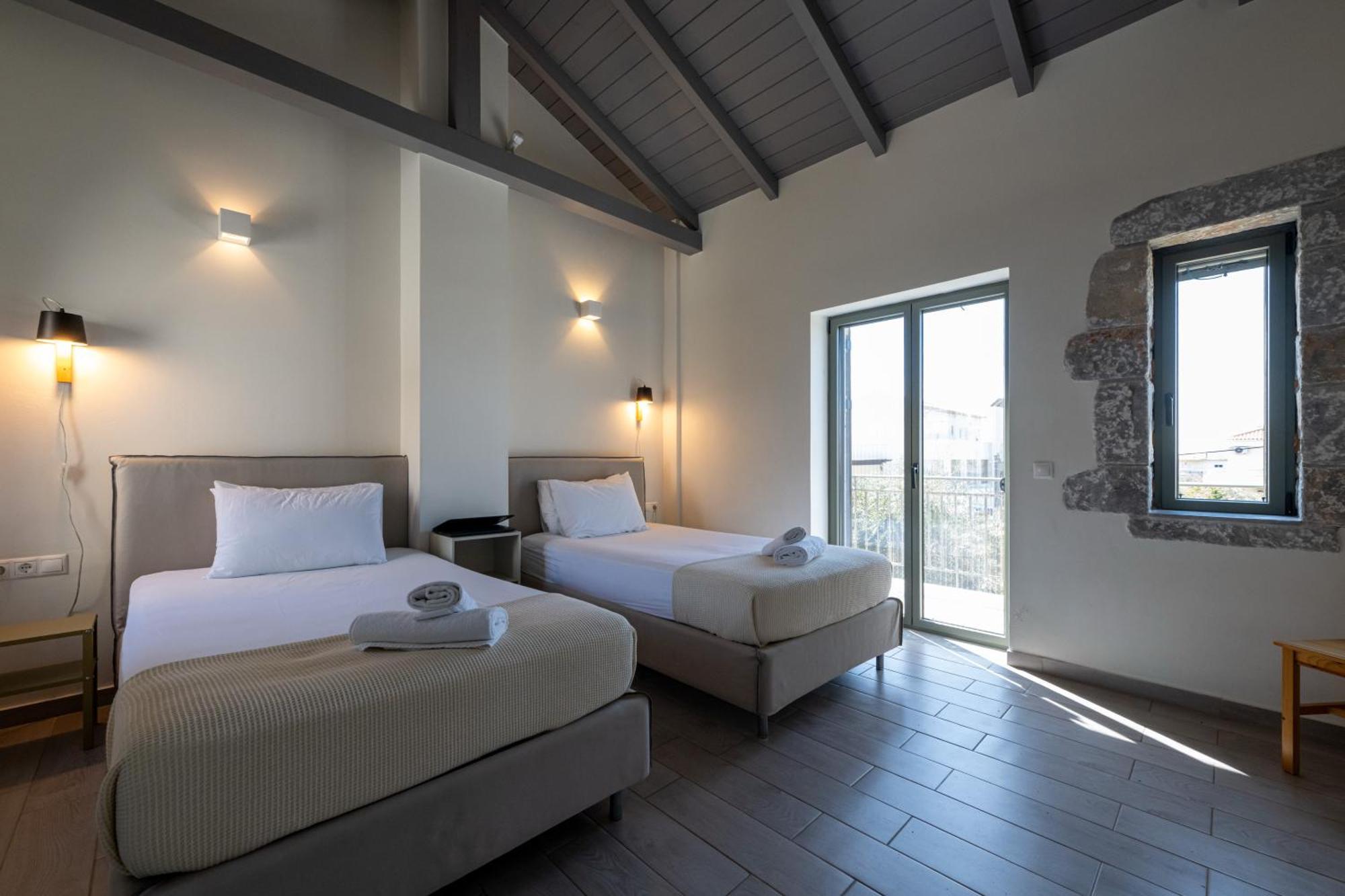 Torri Di Pietra Villa Stoupa Bagian luar foto