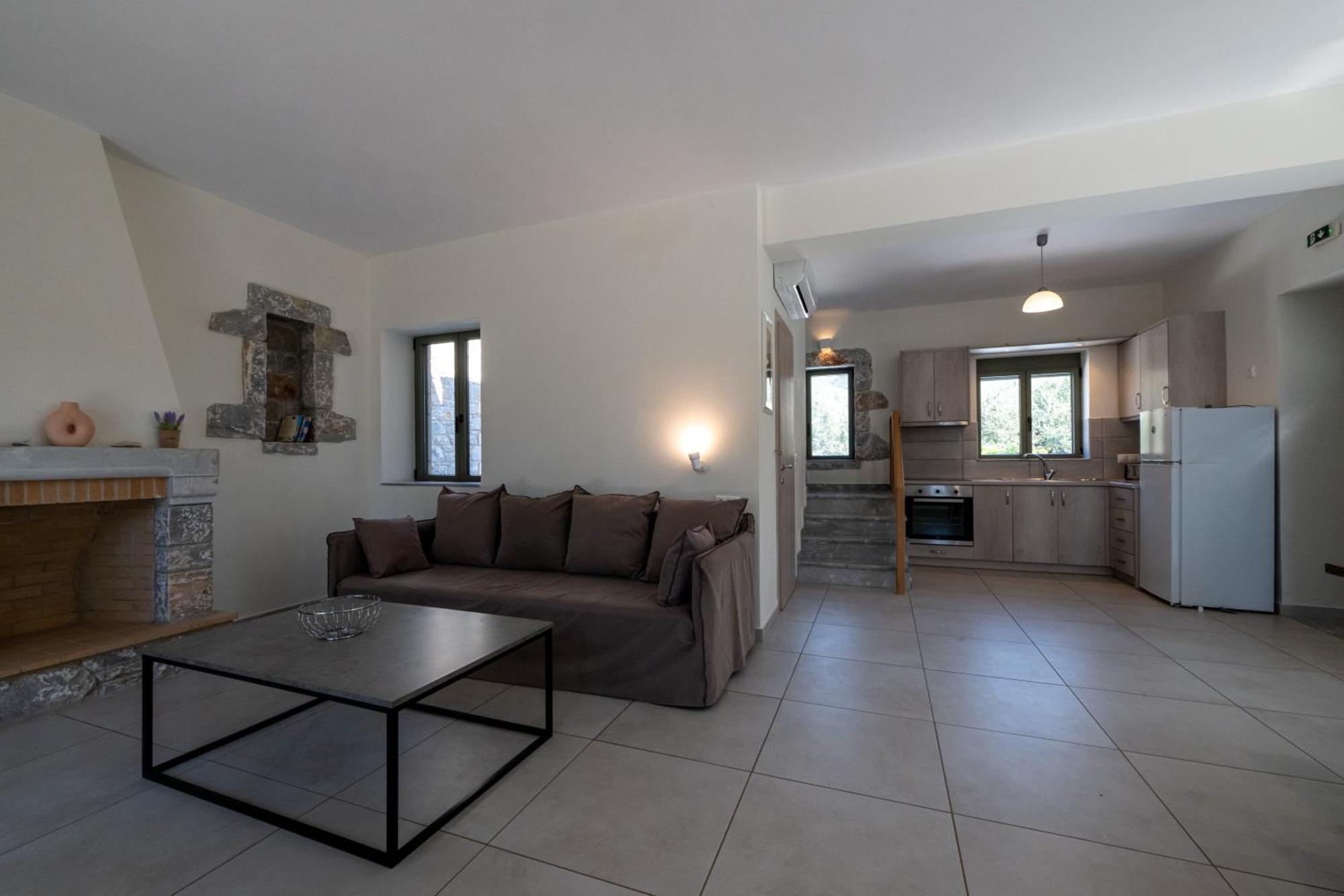 Torri Di Pietra Villa Stoupa Ruang foto