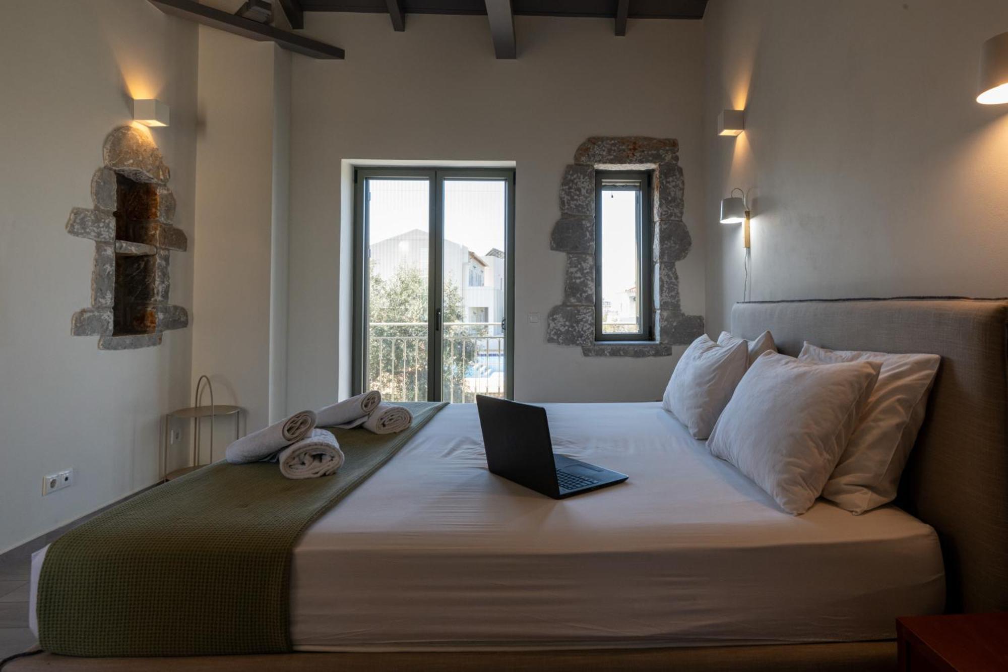 Torri Di Pietra Villa Stoupa Bagian luar foto